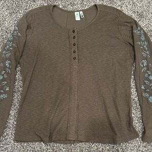 Aventura Olive Button Down Shirt with Teal Embroidery
